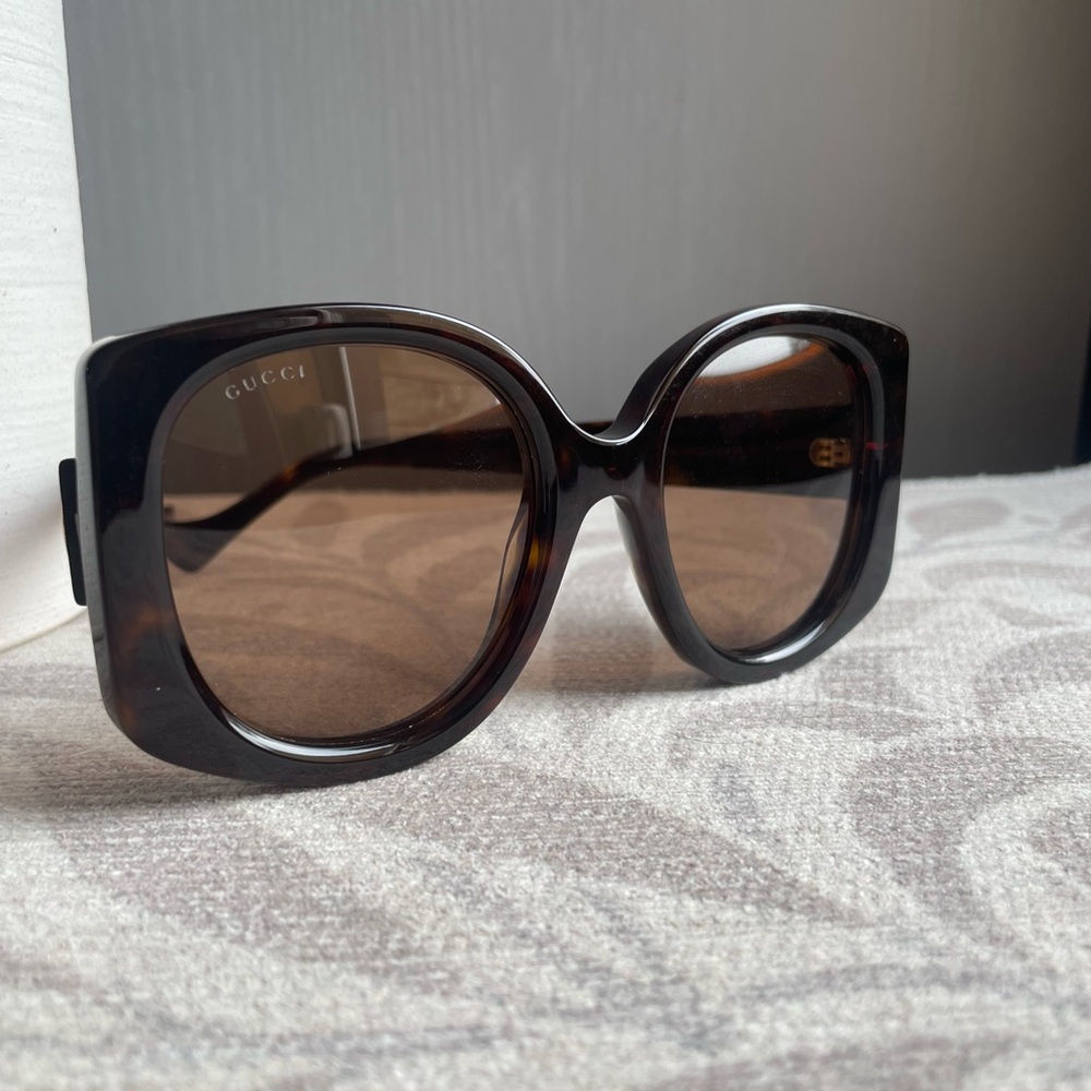 Gucci Women's Brown Oversized Sunglasses